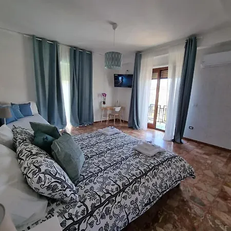 Bed & Breakfast Happy In 4*