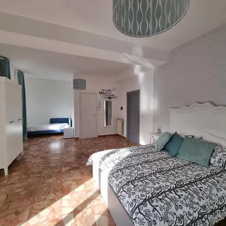 Happy In Bed & Breakfast 4*