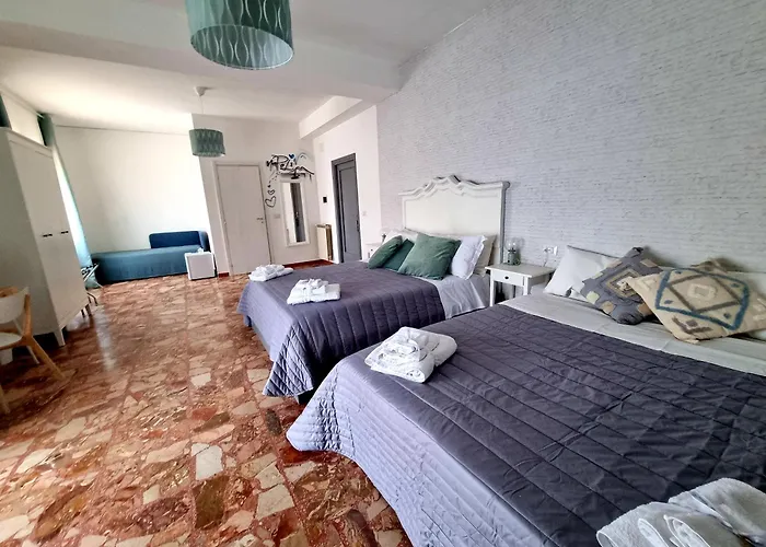 Bed & Breakfast Happy In