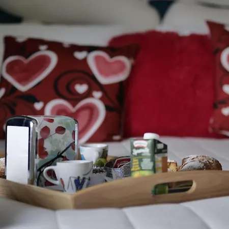 Happy In Bed & Breakfast *