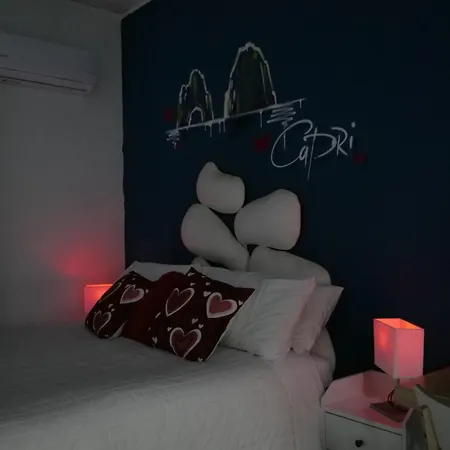 Happy In Bed & Breakfast
