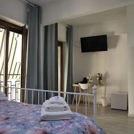 Happy In Bed & Breakfast *