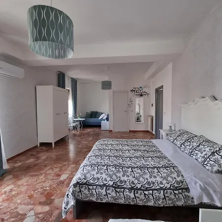 Happy In Bed & Breakfast Naples