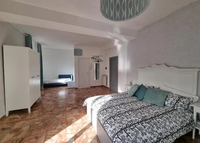 Happy In Bed & Breakfast 4*